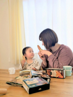 …おうちＣＯ-ＯＰの🍅プチ贅沢なおやつでほっと一息♪どれもちょっと贅沢で美味しくてティータイムや夜のご褒美タイムにおすすめです😁…◆ＣＯ-ＯＰ ラムレーズンサンド ラムレーズン…のInstagram画像