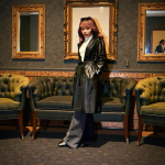 Alternative fashion🕶️✨ロングの革ジャンをたくさん着たくてジーパン👖を久しぶりに履きました❤️モード系でサングラスが似合うかっこいい女性になれたらな〜とすこし気取ってはみま&hellip;のInstagram画像