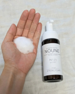 髪の長さが肩くらいだから最近外ハネになってしまって困ってたんだけど、「NOUNE ＜ノウネ＞ ストレート スタイリングフォーム」を塗ってヘアアイロンをするとストレートをキープできる✨(子供の落書き&hellip;のInstagram画像