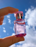 ローズスクワラン 15mL を使ってみたよ🌹スクワランに、ダマスクローズ由来の天然精油（香り成分）をプラスした美容オイルスキンケアのたびに、ふわっとやさしいローズの香りが広がるのが印象的だった&hellip;のInstagram画像
