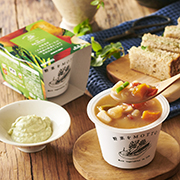 モンマルシェ株式会社の取り扱い商品「野菜をMOTTO 発売前Newポトフスープ（無添加ベーコン入り）」の画像