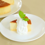 パルメザンチーズケーキ＆生クリームセットの口コミ（クチコミ）情報の商品写真