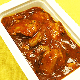 「楽チン!カップ　鶏肉のトマトソース煮（株式会社宝幸（ほうこう）／日本ハムグループ）」の商品画像の3枚目