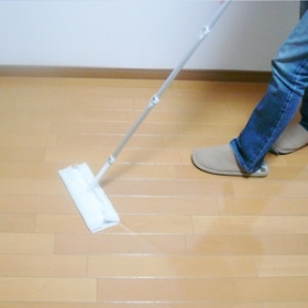 「【フロアーコーティング床に最適】紫外線から床塗装を守りコンディショニングする洗剤（株式会社　ｉ PS）」の商品画像の4枚目