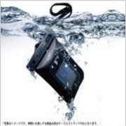 「iPhone 防水ケース（マミコム 株式会社）」の商品画像