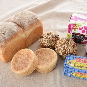 「石窯食パン＆ゲランド塩のバター（株式会社アンデルセン）」の商品画像の3枚目