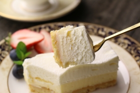 「札幌パークホテルWチーズケーキクラシック－フードサンクスお取り寄せネット通販（北海道物産やギフト、ご当地スイーツ等こだわりのお取り寄せネット通販フードサンクス）」の商品画像の4枚目
