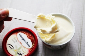 「手の熱で溶かしてすくう　アイスクリームスプーン（アンジェ web shop）」の商品画像の3枚目
